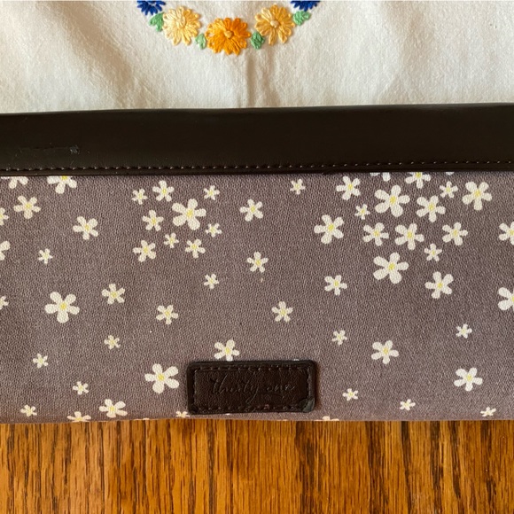 Thirty One Wallet - Picture 3 of 3